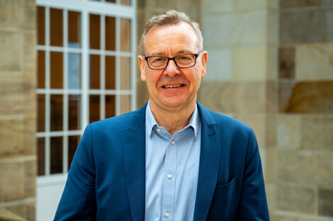 Portraitfoto von Ulrich Benterbusch