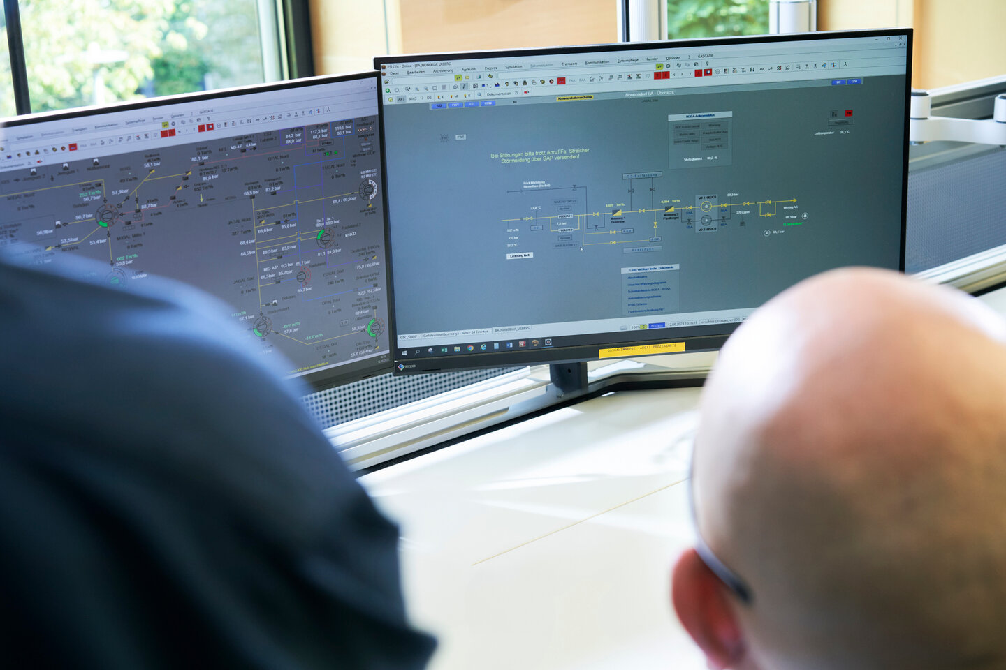 Control and monitoring of capacities and transport routes